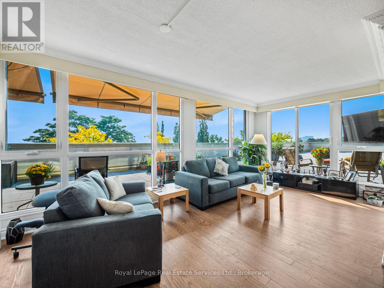 Photo 4 of 310 415 Locust Street, Burlington ON