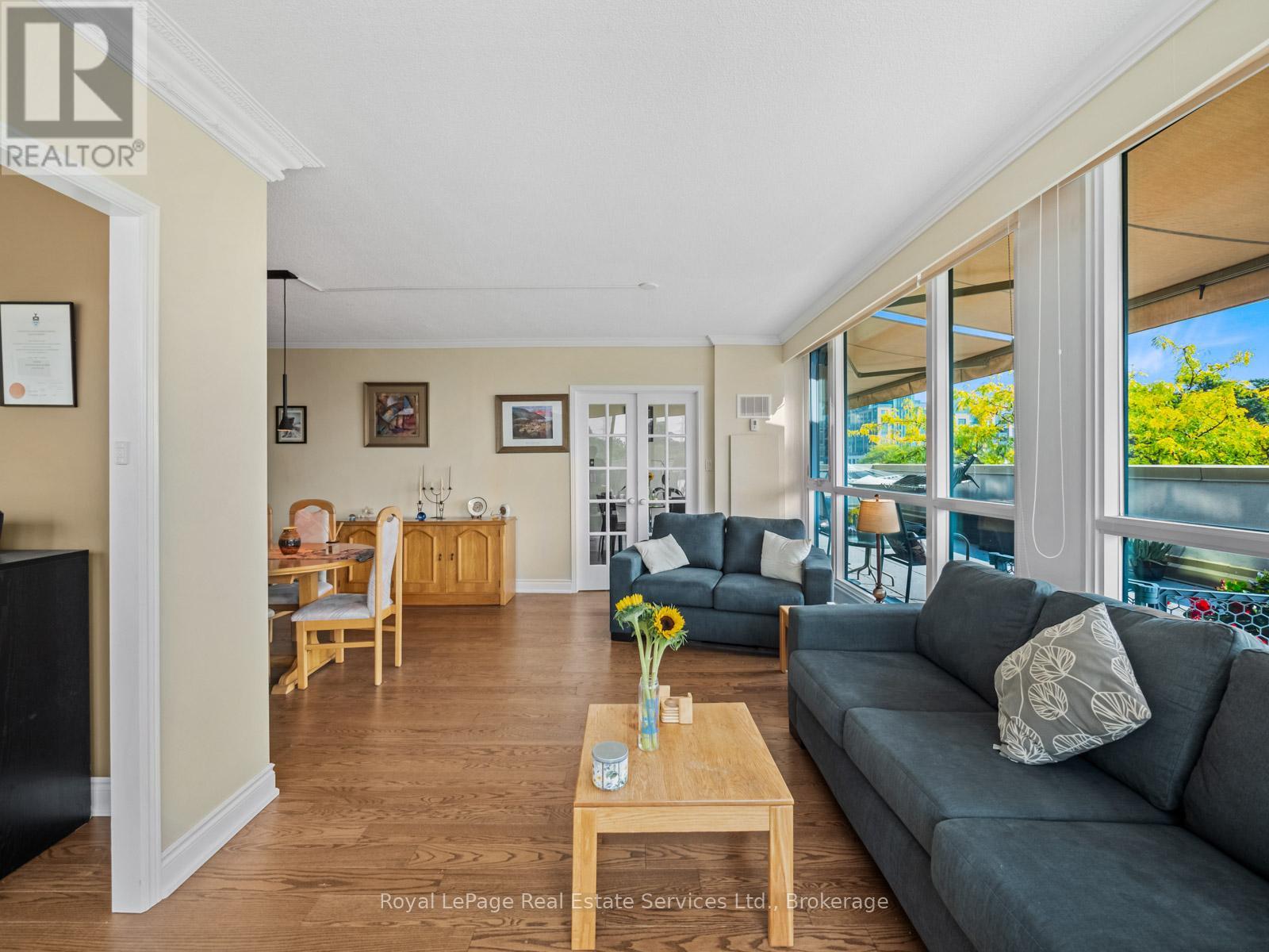 Photo 7 of 310 415 Locust Street, Burlington ON