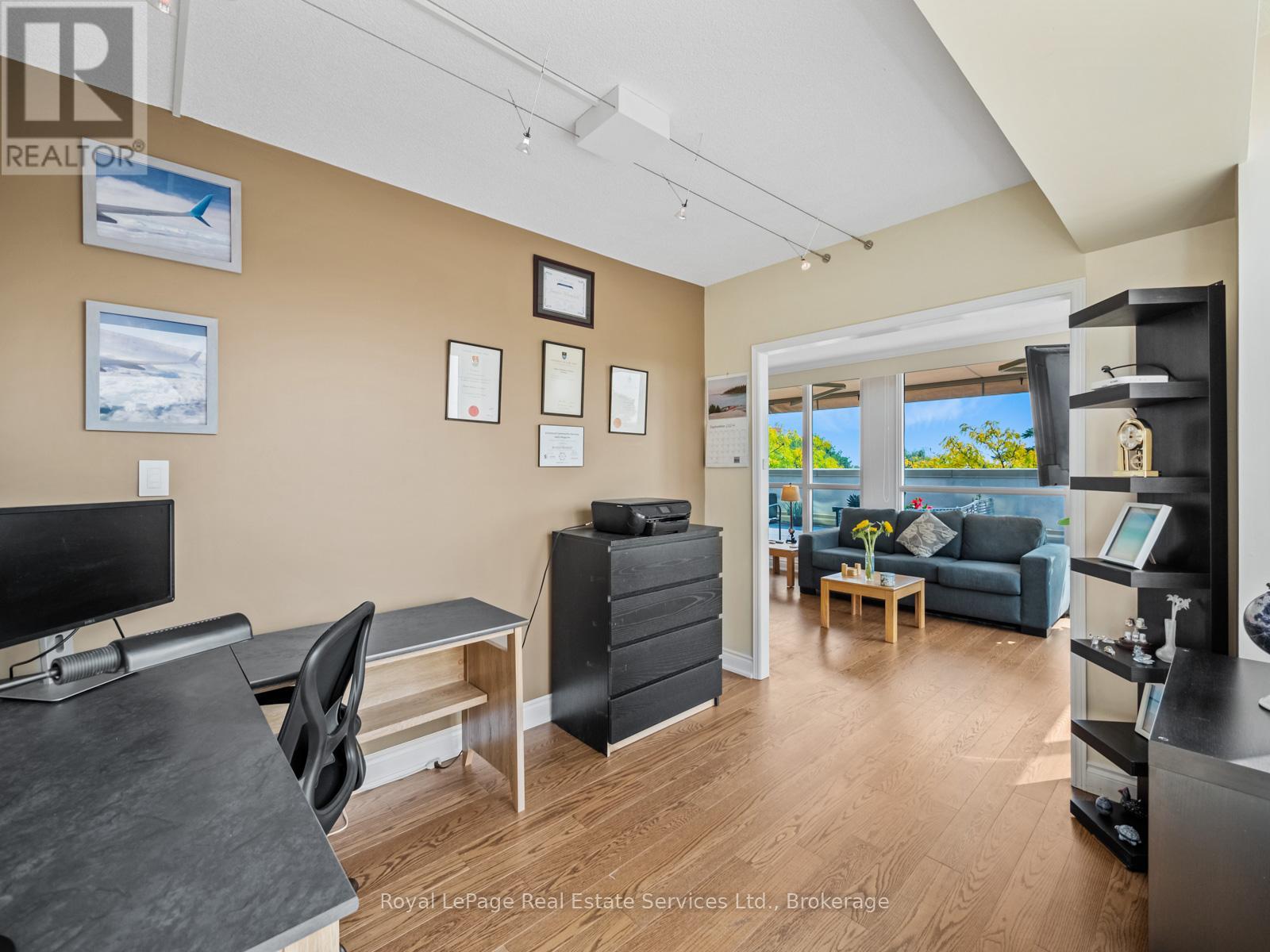 Photo 9 of 310 415 Locust Street, Burlington ON