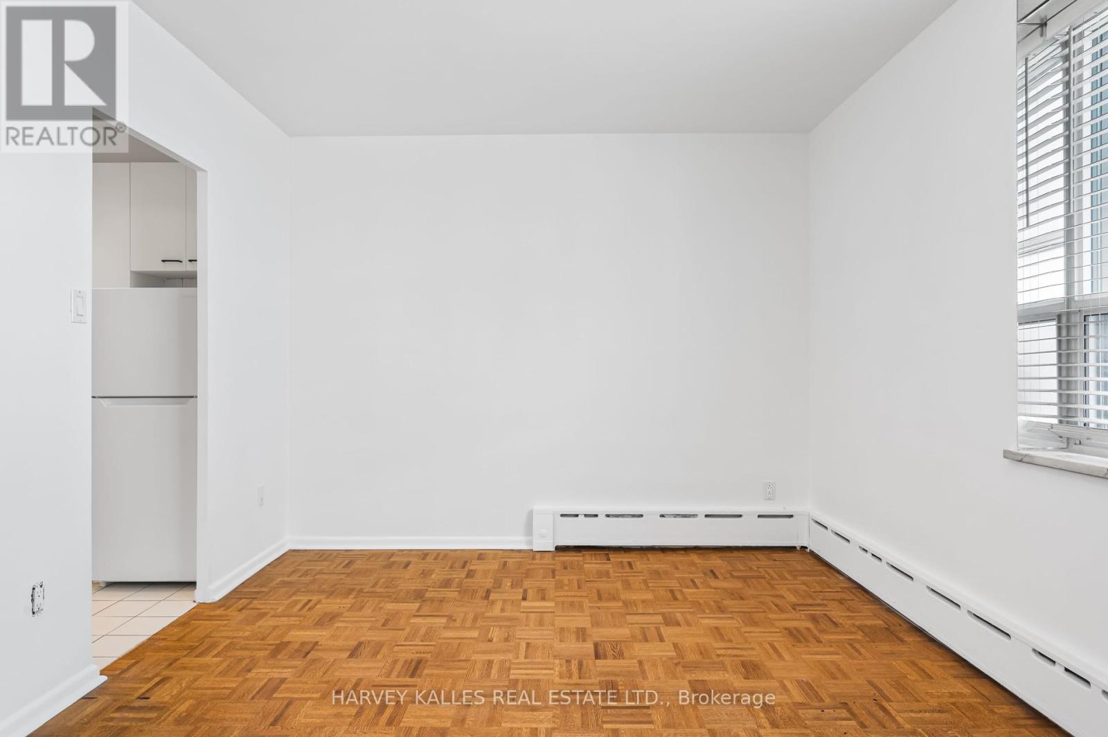 Photo 13 of 706 78 Warren Road, Toronto ON