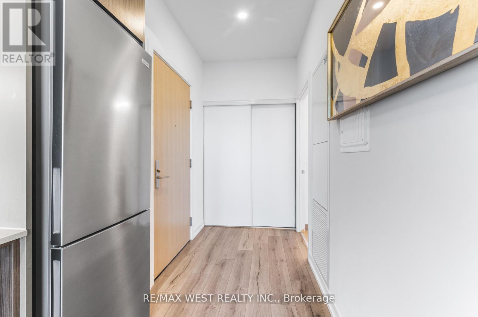 Photo 2 of 5306 395 Bloor Street E, Toronto ON
