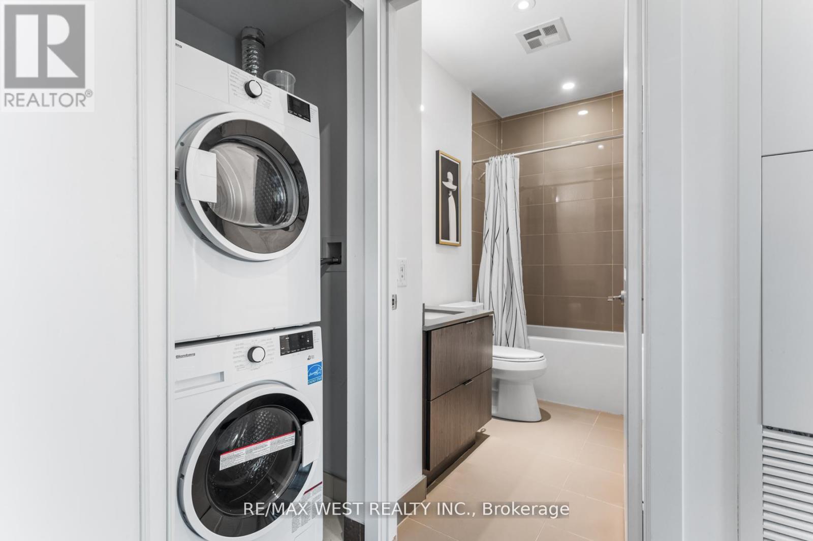Photo 4 of 5306 395 Bloor Street E, Toronto ON