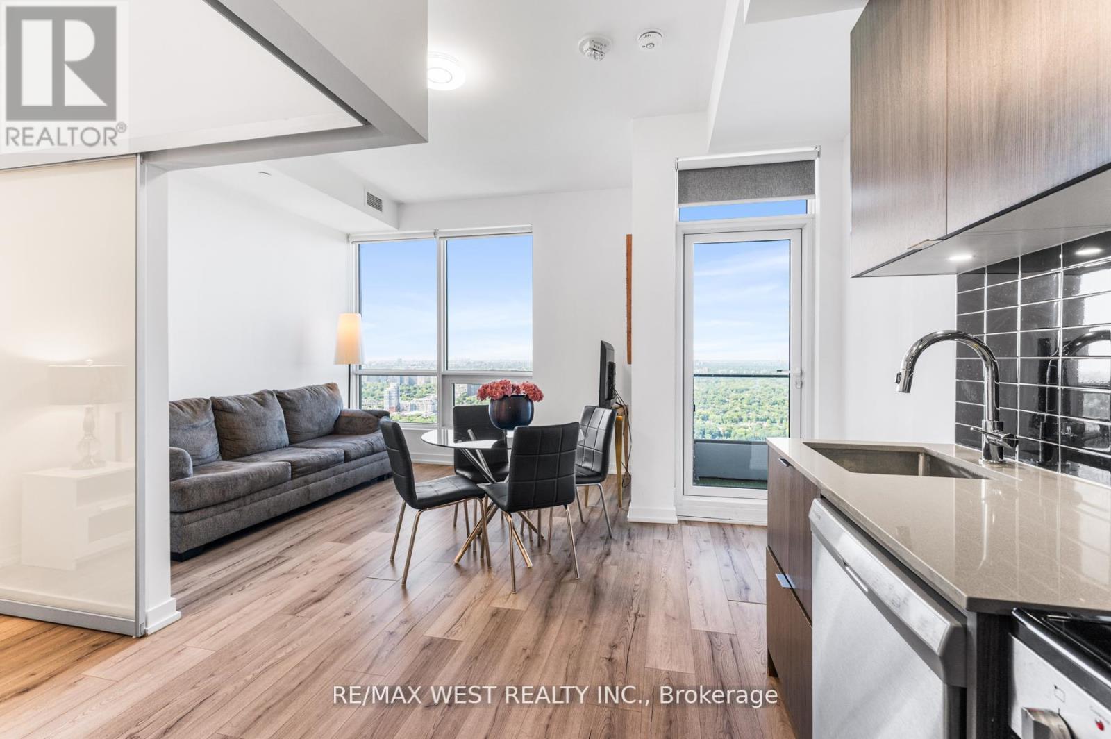 Photo 2 of 5206 395 Bloor Street E, Toronto ON