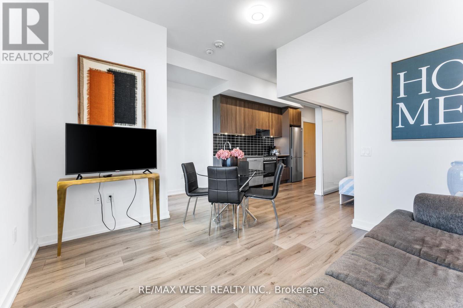 Photo 4 of 5206 395 Bloor Street E, Toronto ON