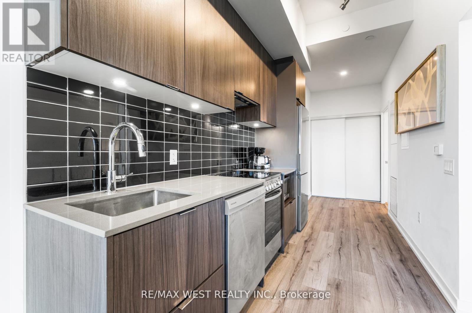 Photo 5 of 5206 395 Bloor Street E, Toronto ON