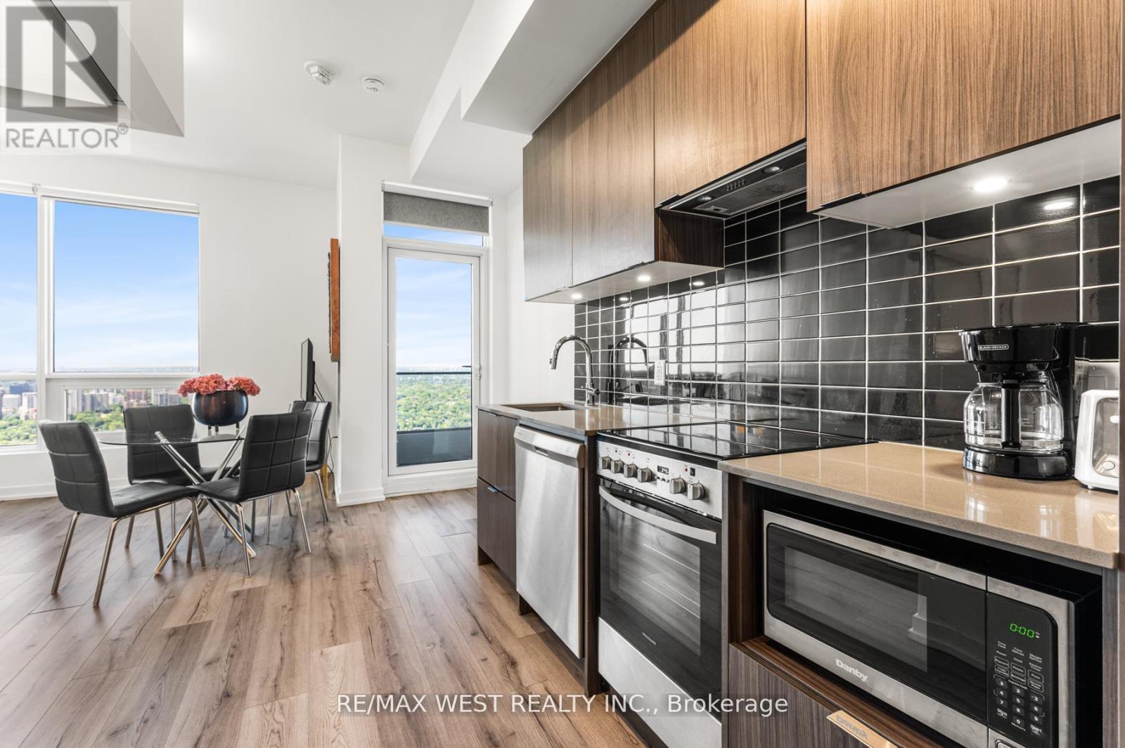 Photo 6 of 5206 395 Bloor Street E, Toronto ON