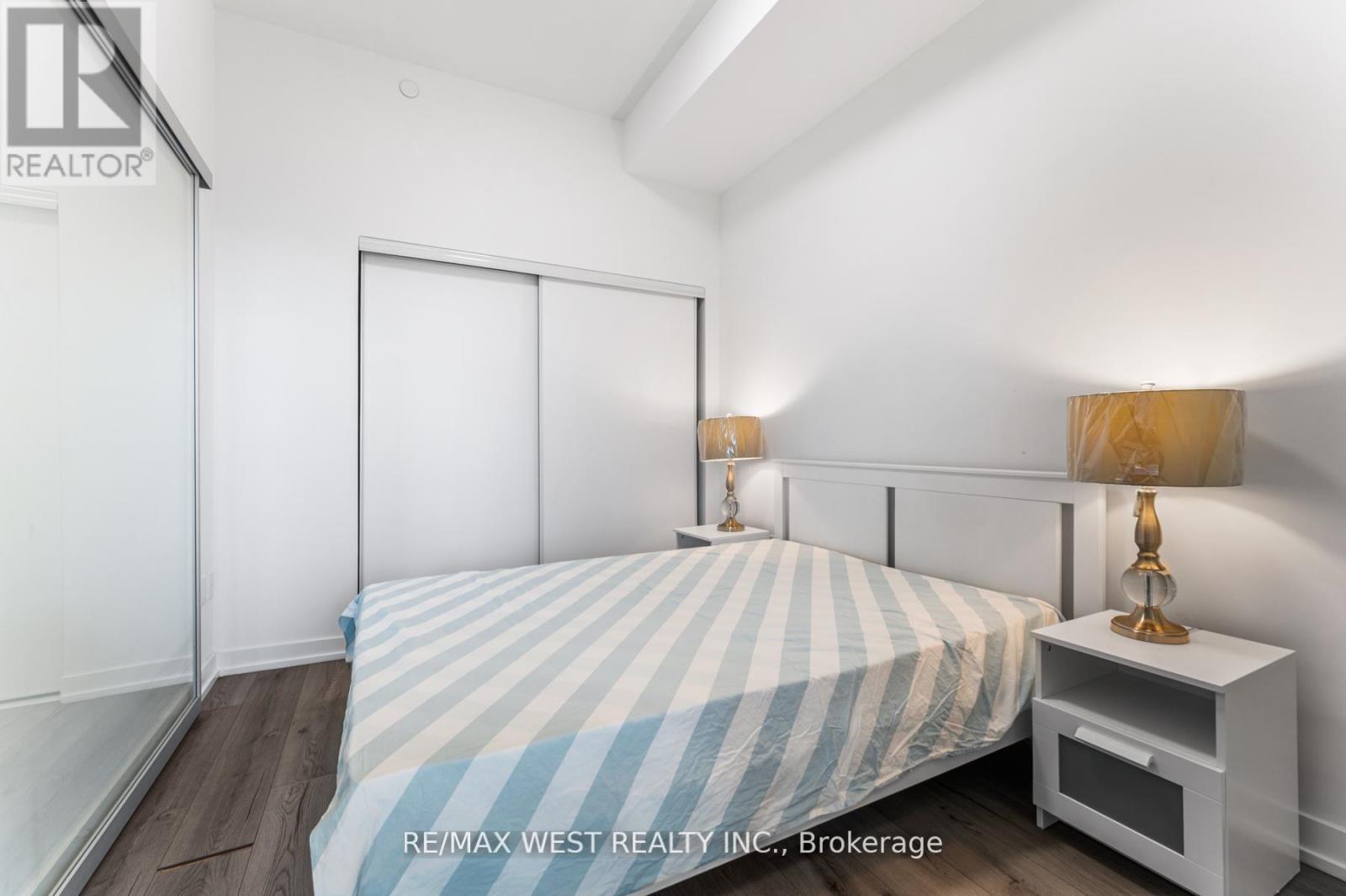 Photo 8 of 5206 395 Bloor Street E, Toronto ON