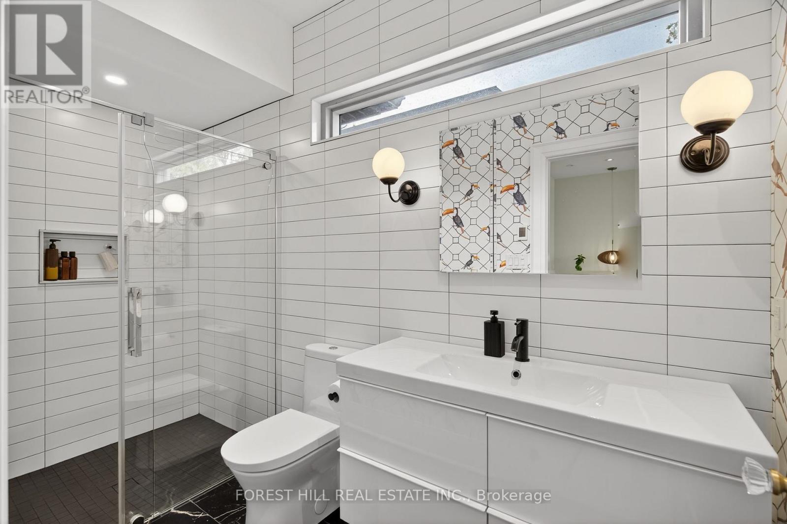 Photo 23 of 82 Pinewood Avenue, Toronto ON