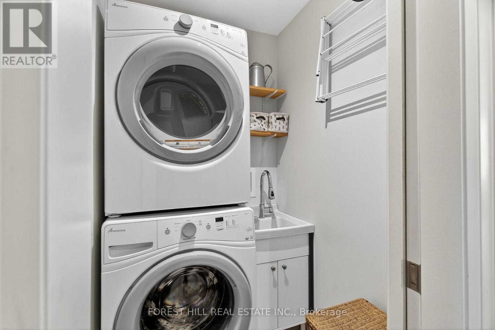 Photo 28 of 82 Pinewood Avenue, Toronto ON