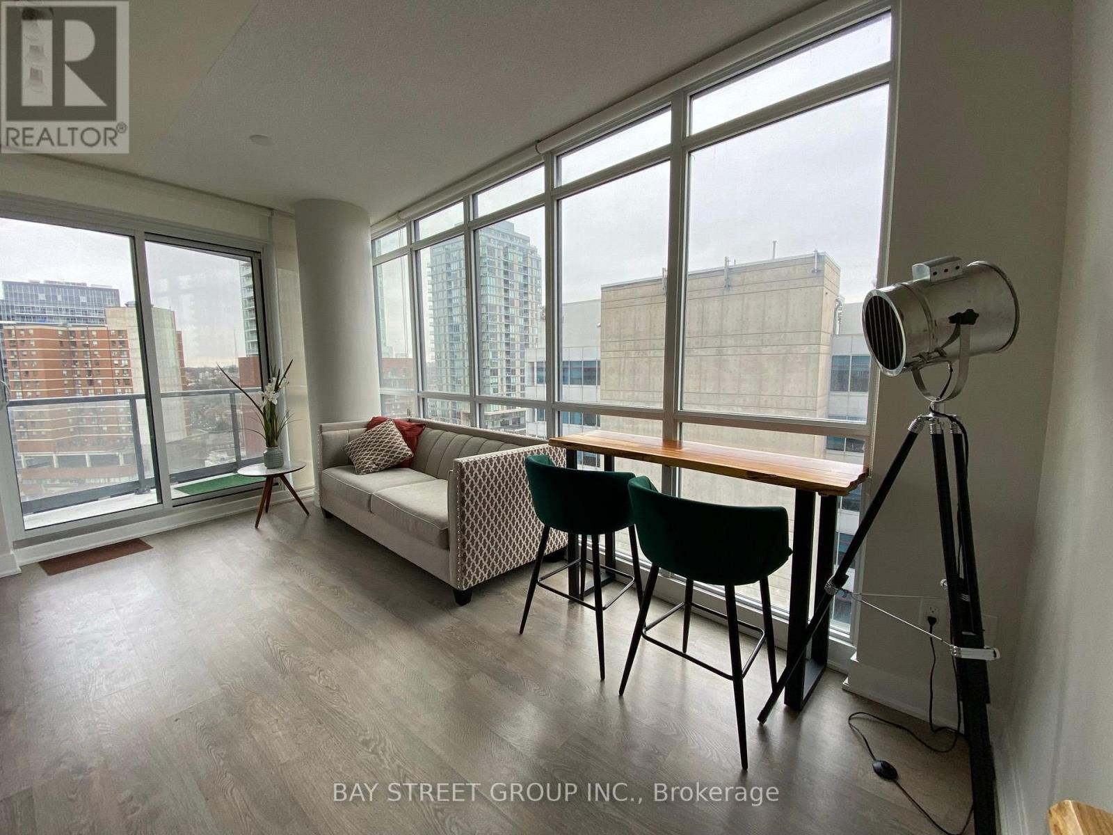 Photo 11 of 1405 30 Roehampton Avenue, Toronto ON