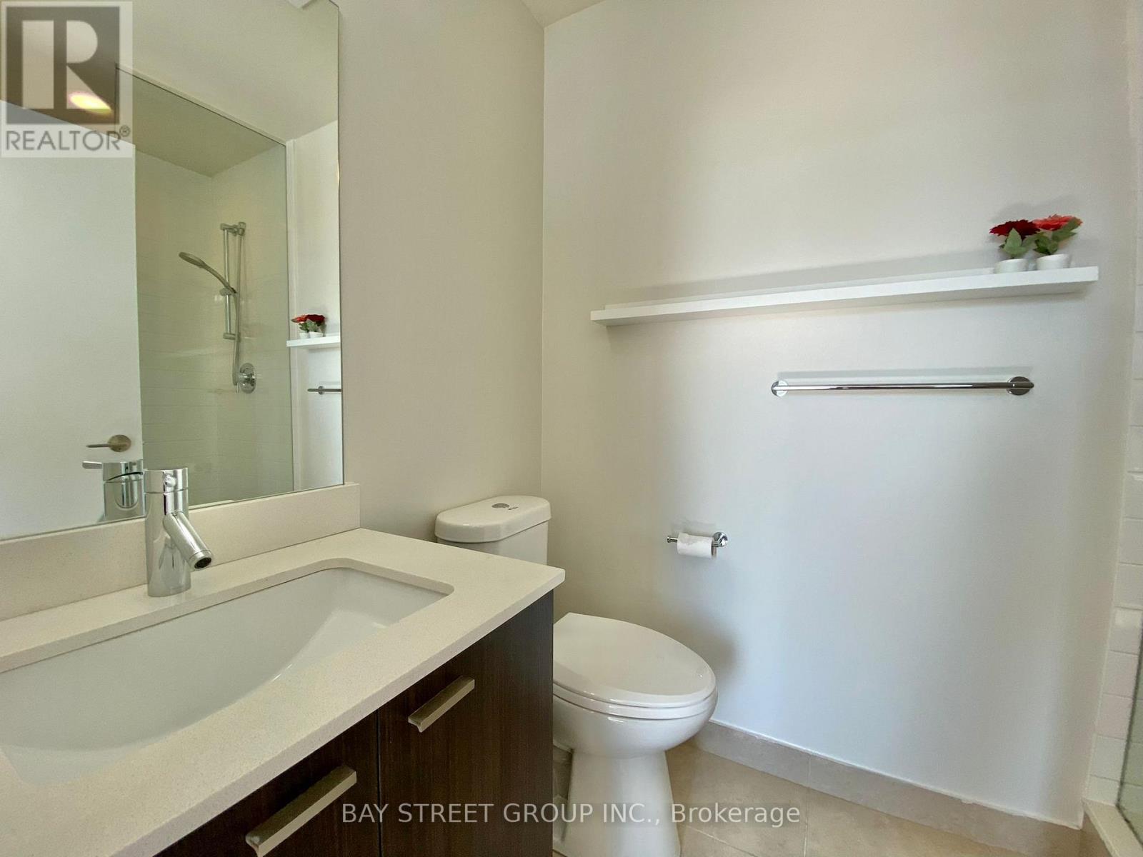Photo 12 of 1405 30 Roehampton Avenue, Toronto ON