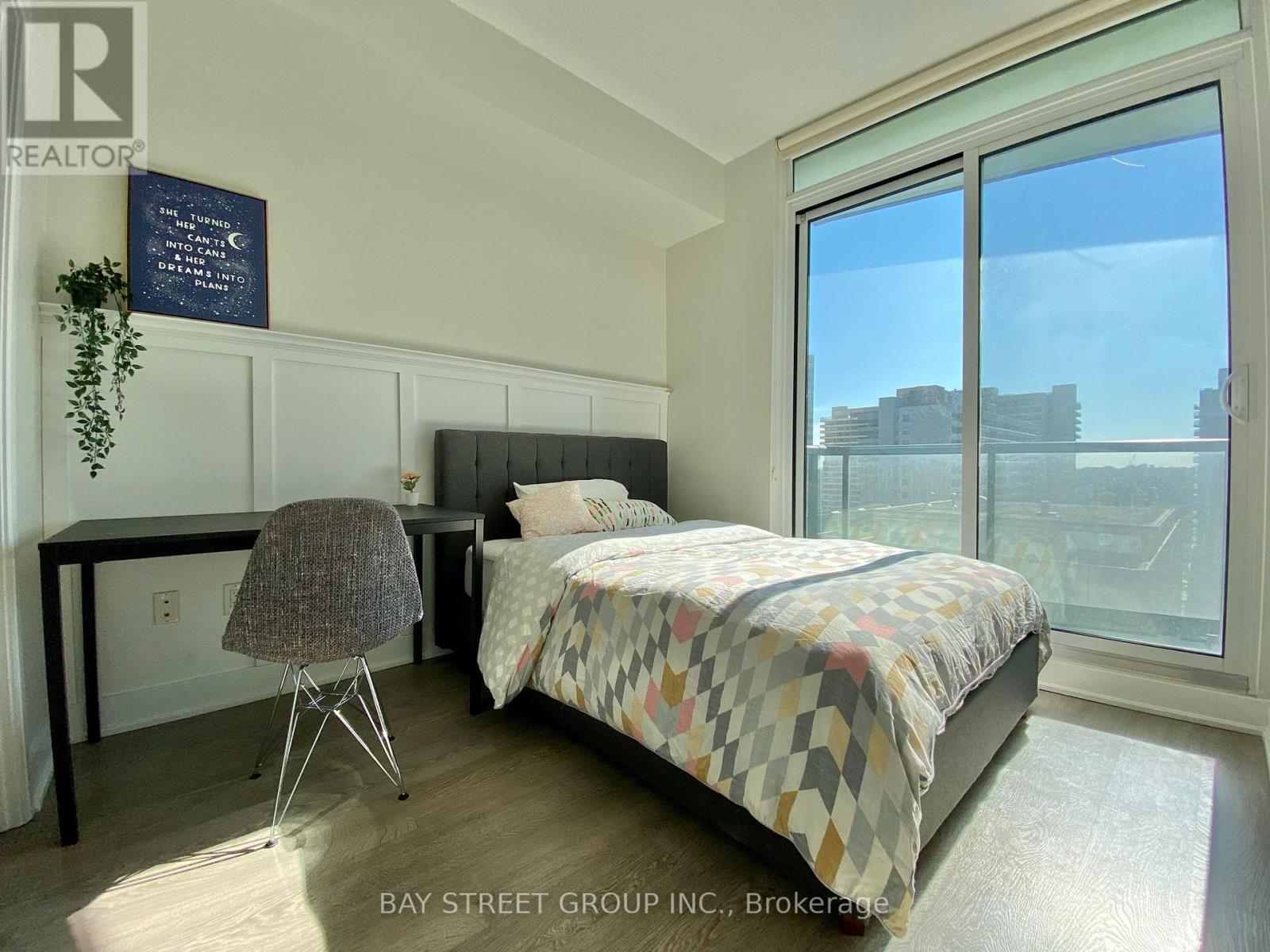 Photo 5 of 1405 30 Roehampton Avenue, Toronto ON