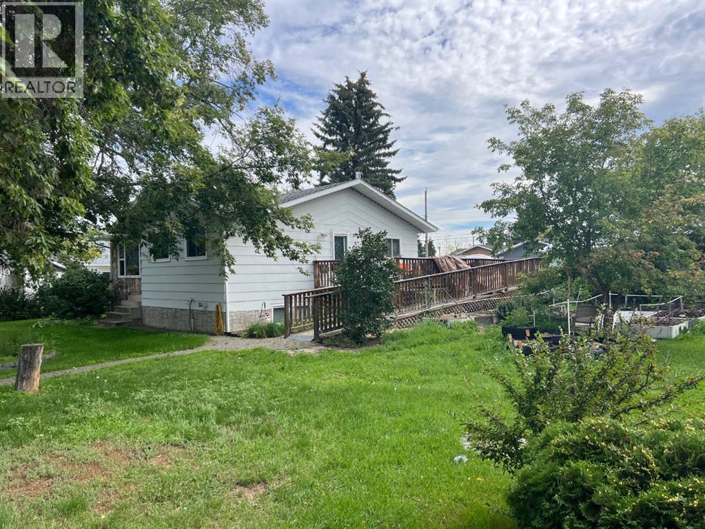 Photo 13 of 5233 50 Street, Daysland AB