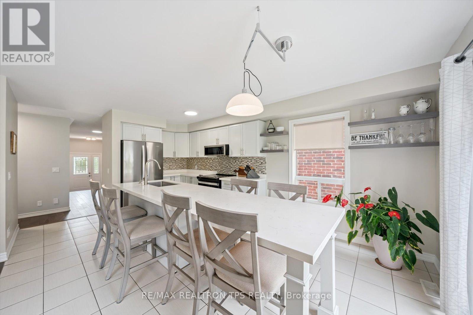 Photo 10 of 205 Blackwell Crescent, Oshawa ON