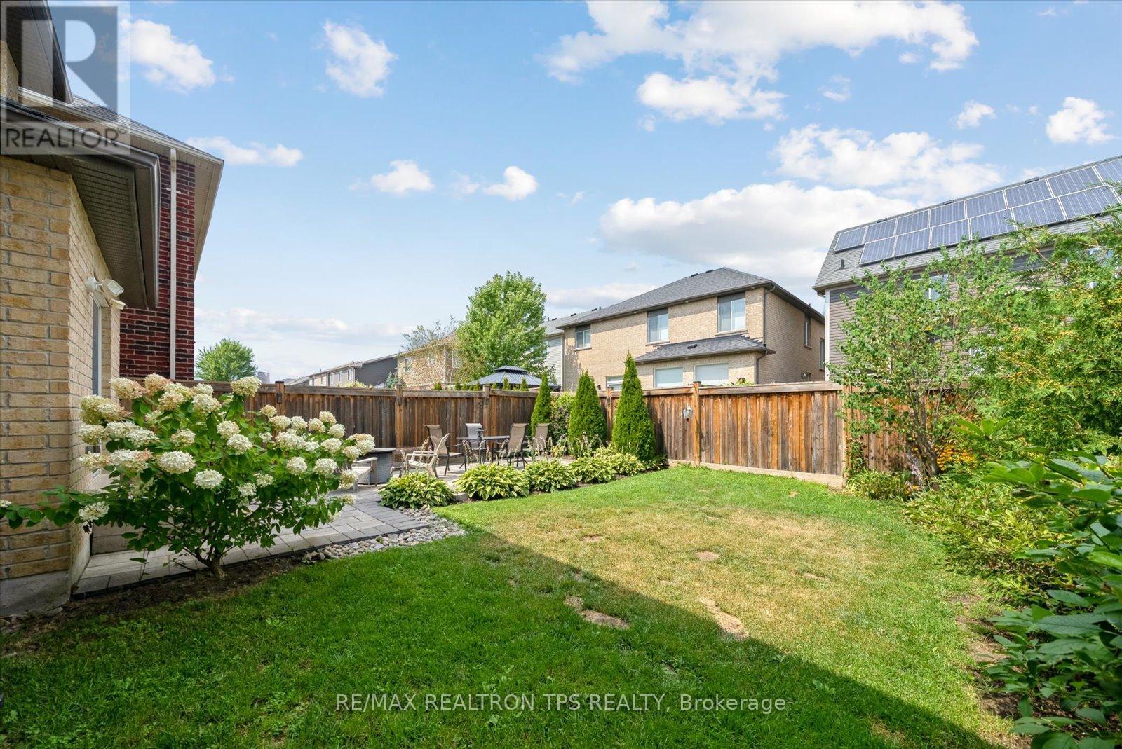 Photo 24 of 205 Blackwell Crescent, Oshawa ON