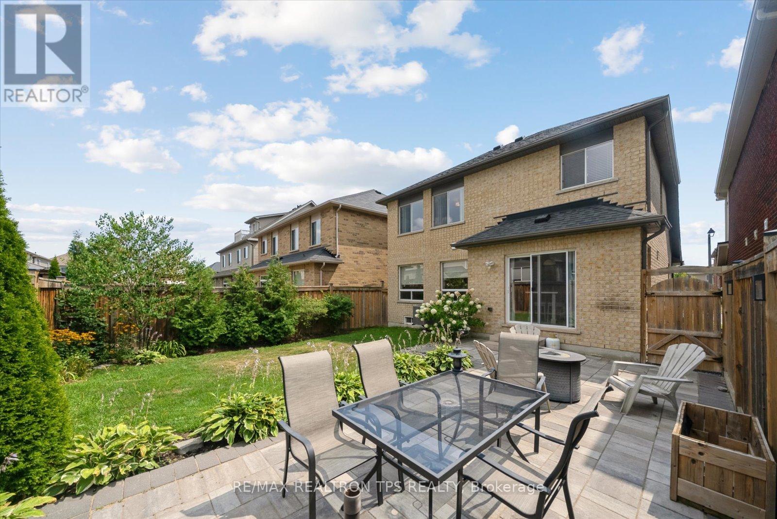 Photo 25 of 205 Blackwell Crescent, Oshawa ON