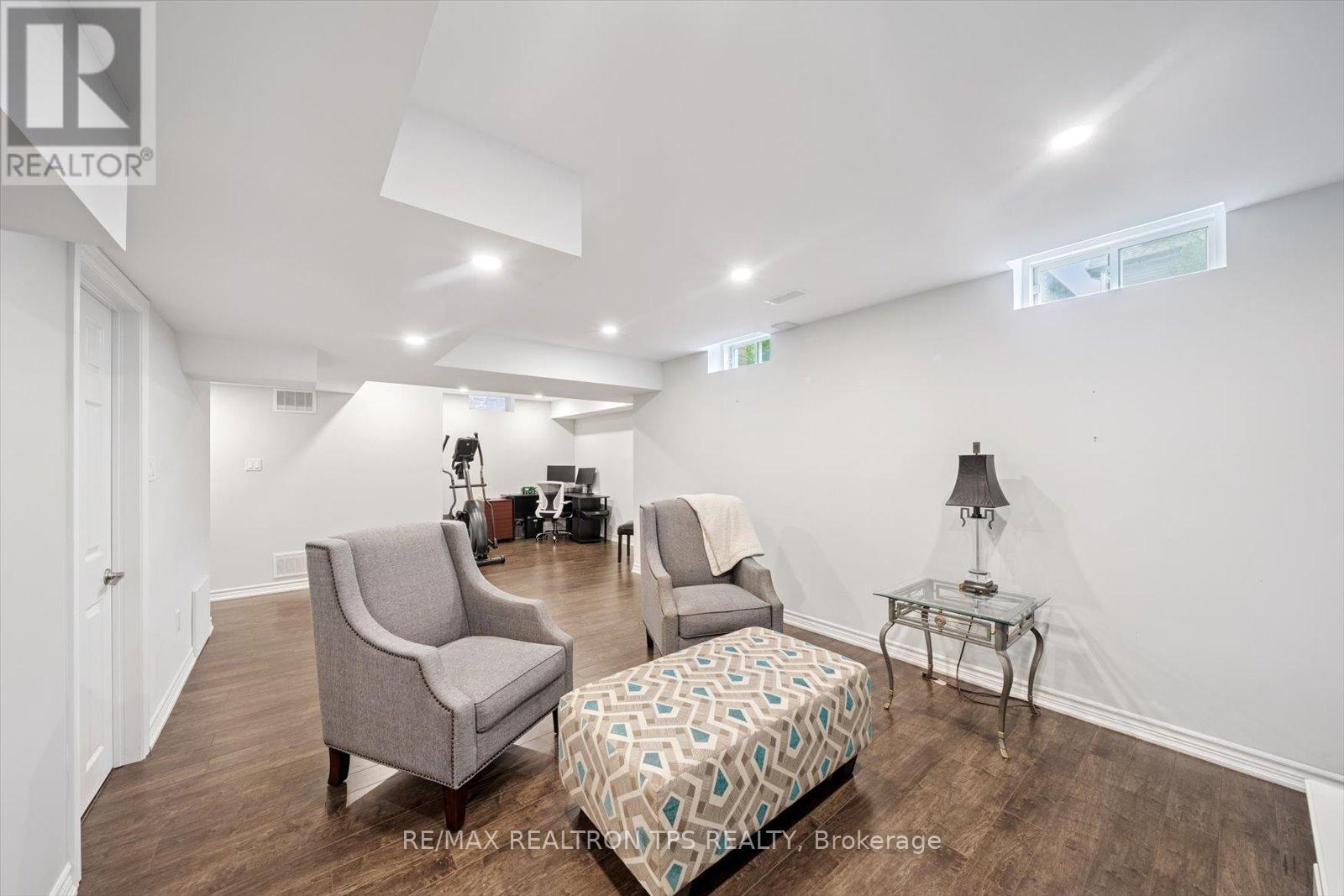 Photo 30 of 205 Blackwell Crescent, Oshawa ON