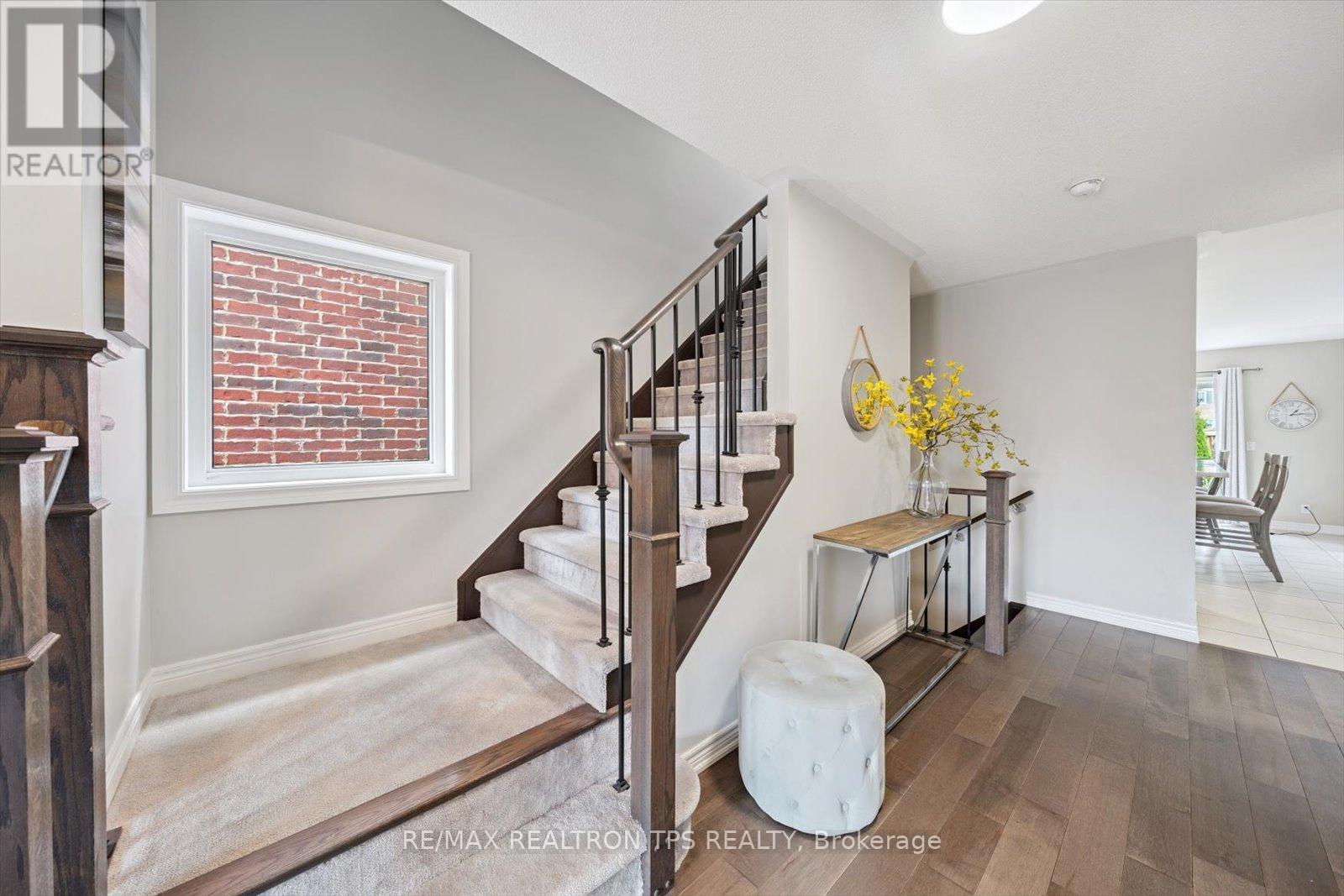 Photo 4 of 205 Blackwell Crescent, Oshawa ON