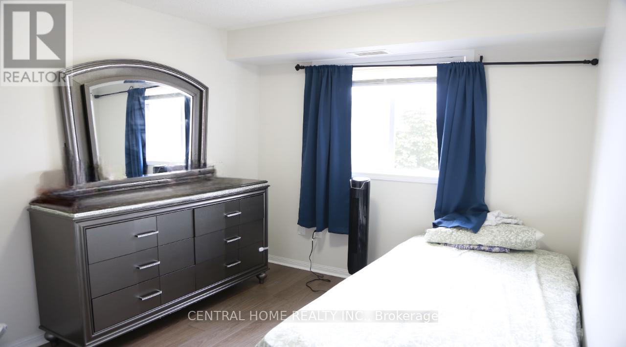 Photo 10 of 329 5225 Finch Avenue, Toronto ON