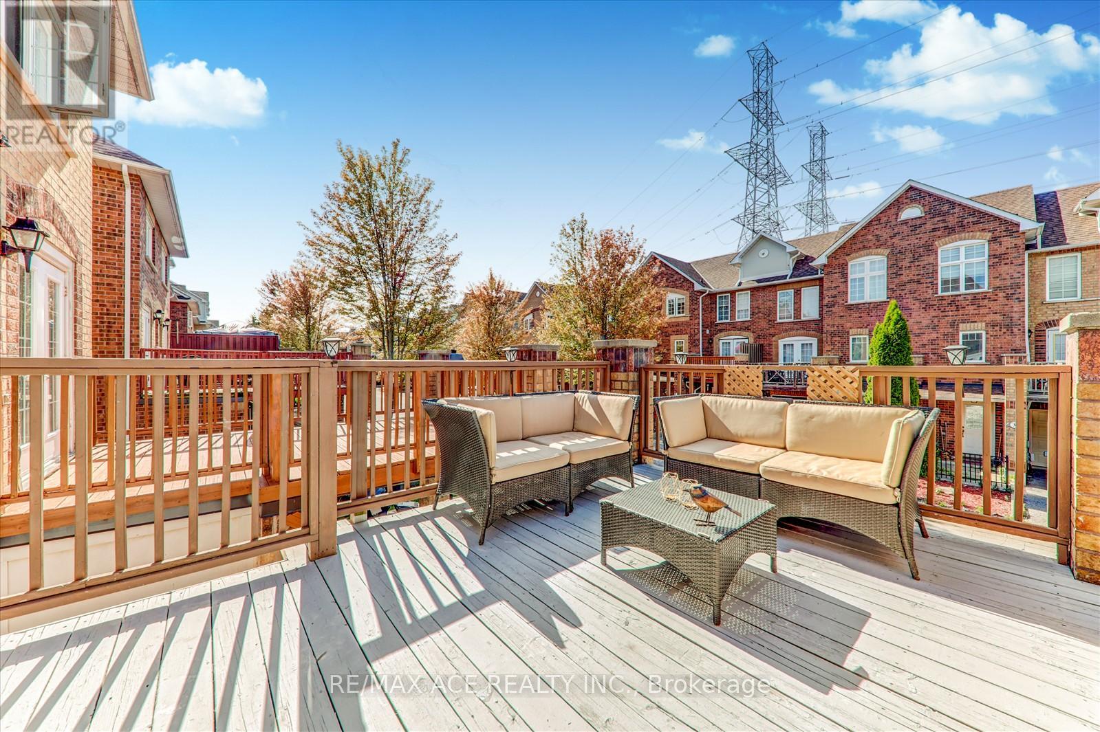 Photo 13 of 102 2 Hedge End Road, Toronto ON