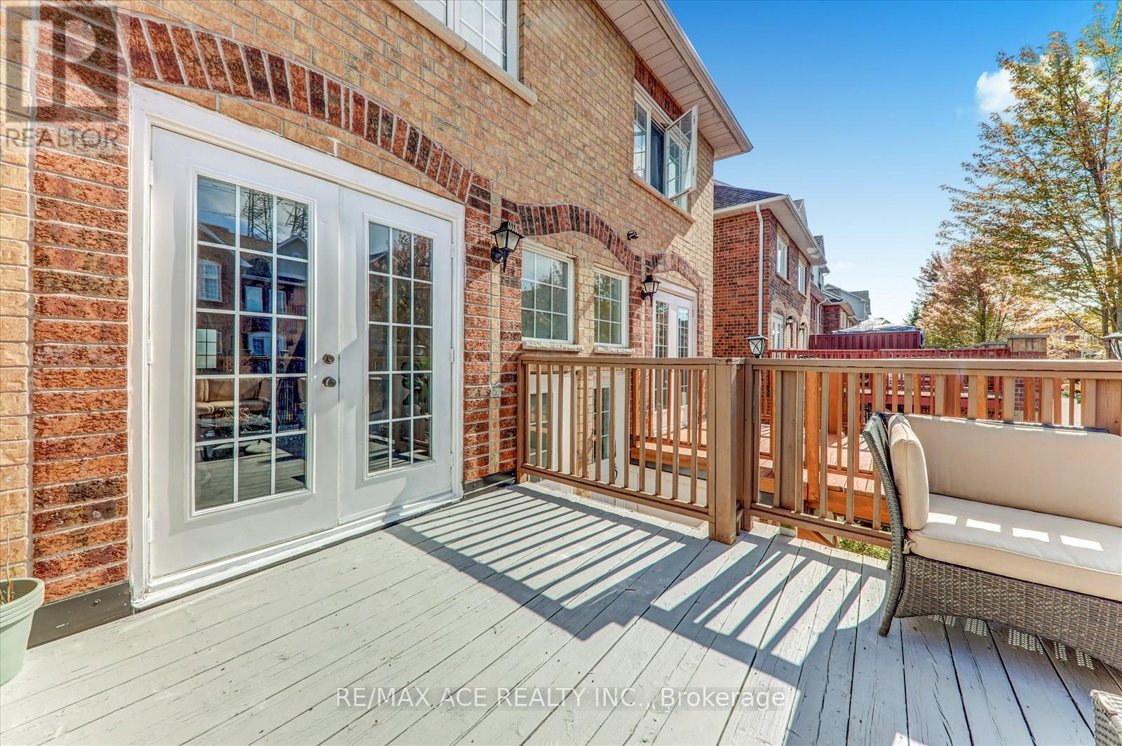 Photo 14 of 102 2 Hedge End Road, Toronto ON