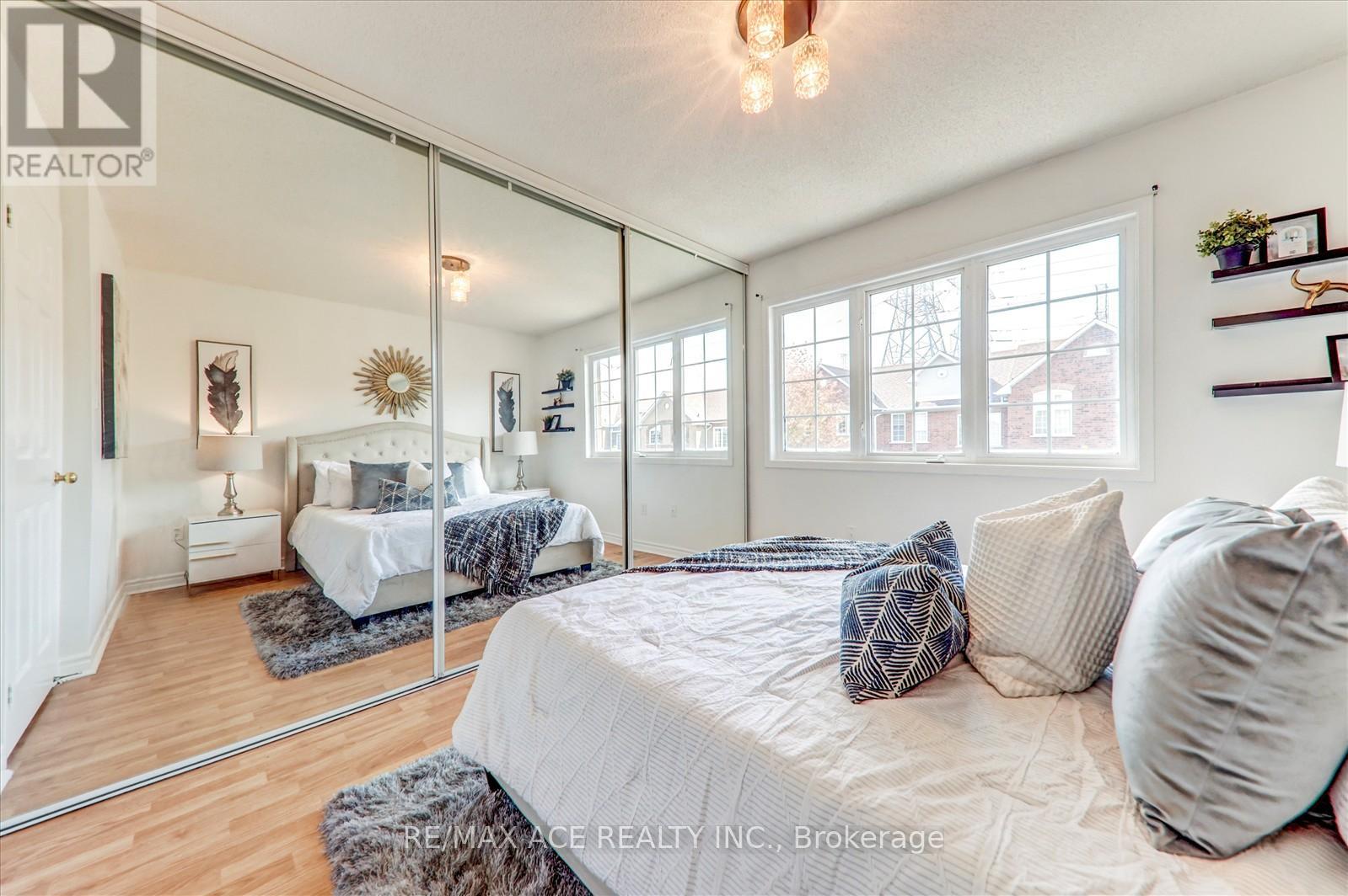 Photo 19 of 102 2 Hedge End Road, Toronto ON