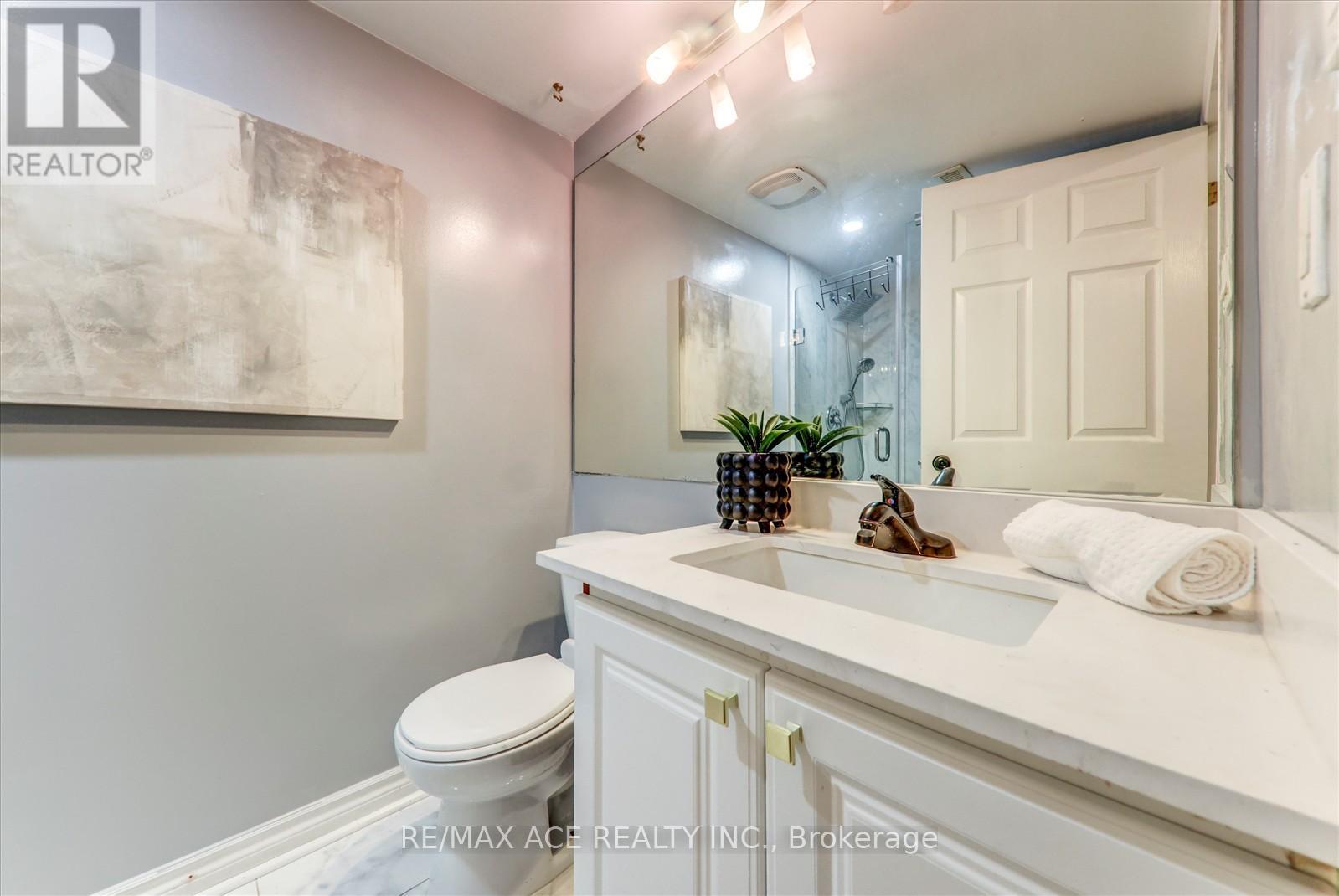 Photo 25 of 102 2 Hedge End Road, Toronto ON