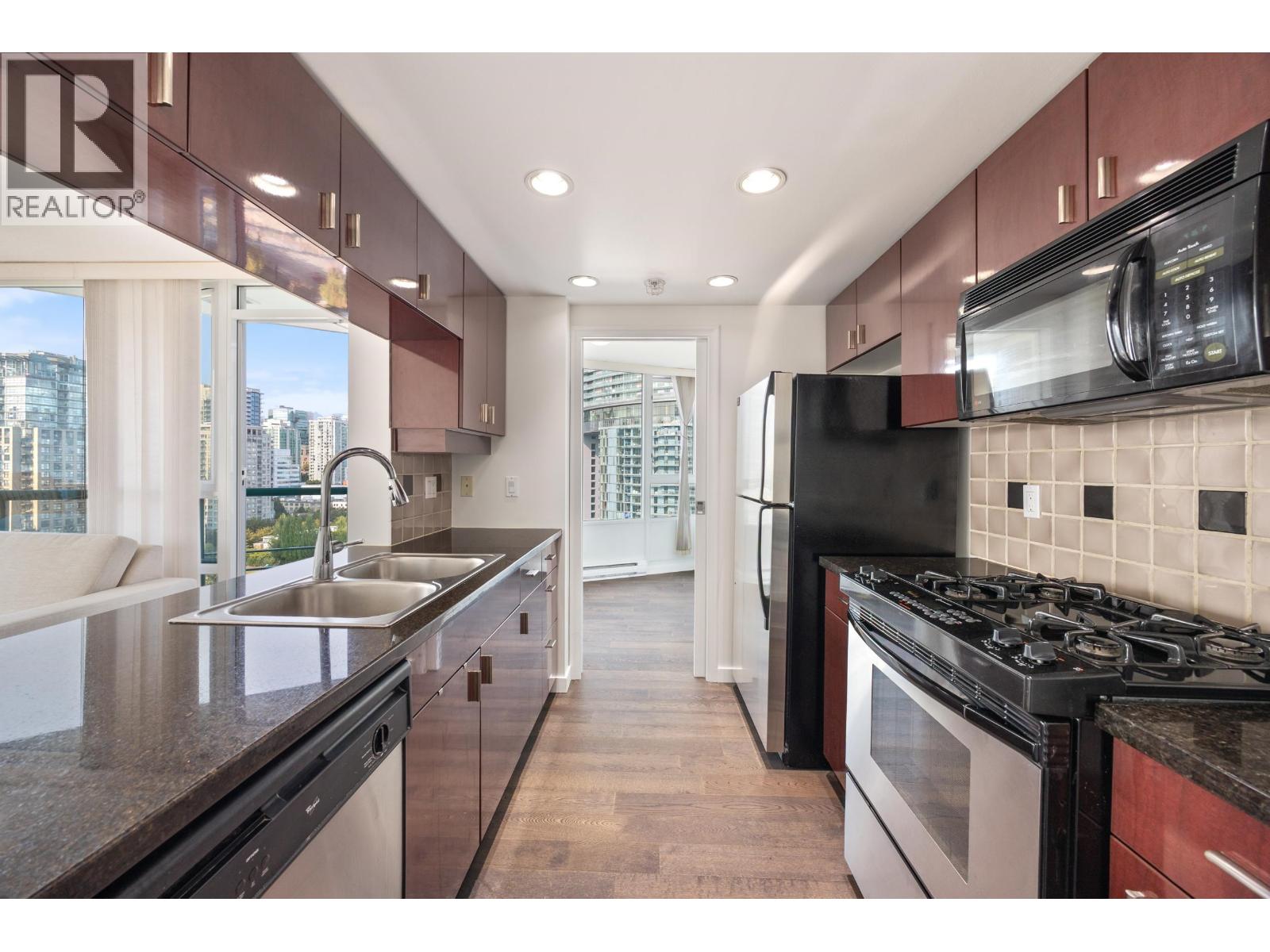 Photo 17 of 1901 1033 Marinaside Crescent, Vancouver BC