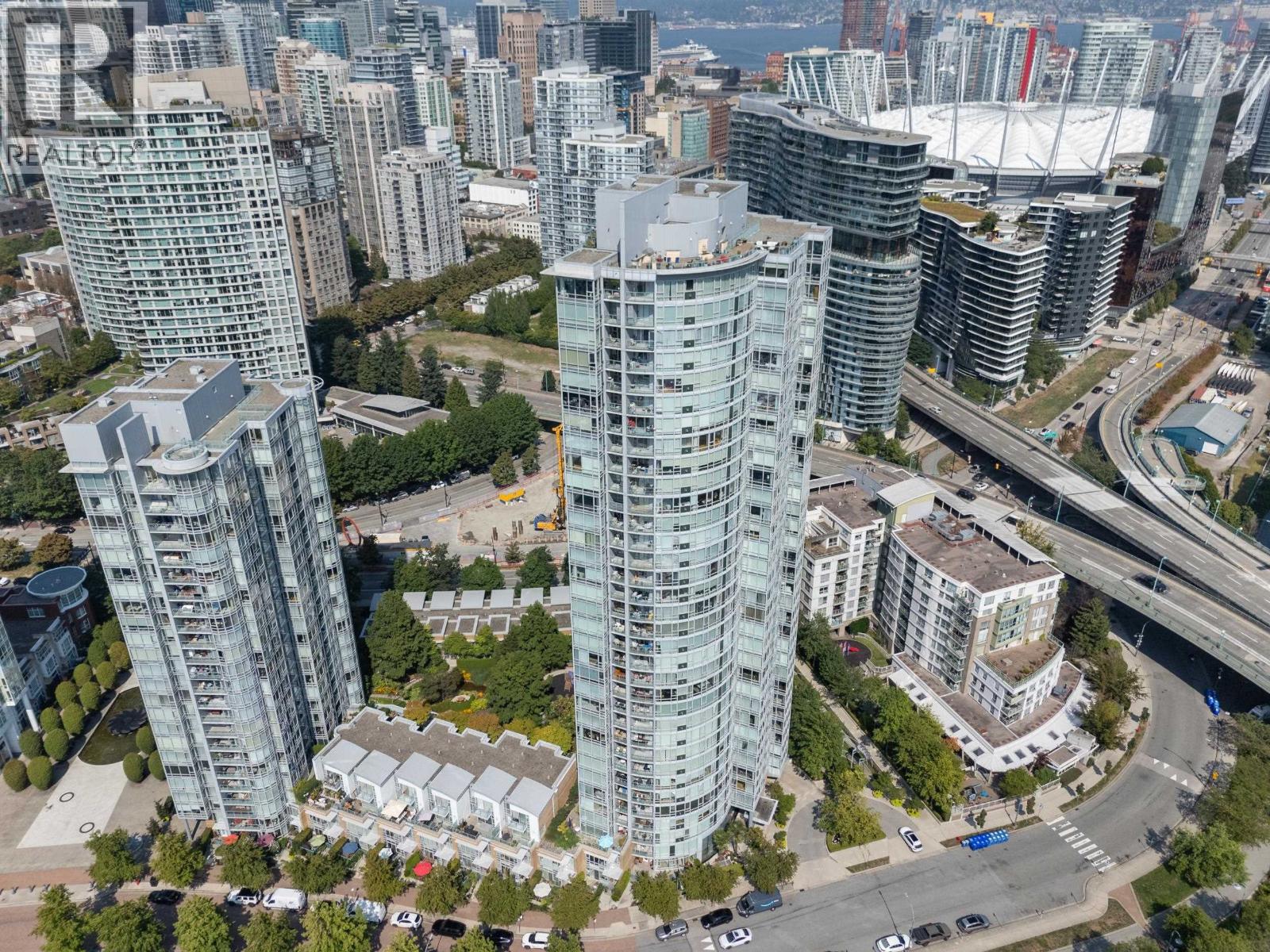 Photo 2 of 1901 1033 Marinaside Crescent, Vancouver BC