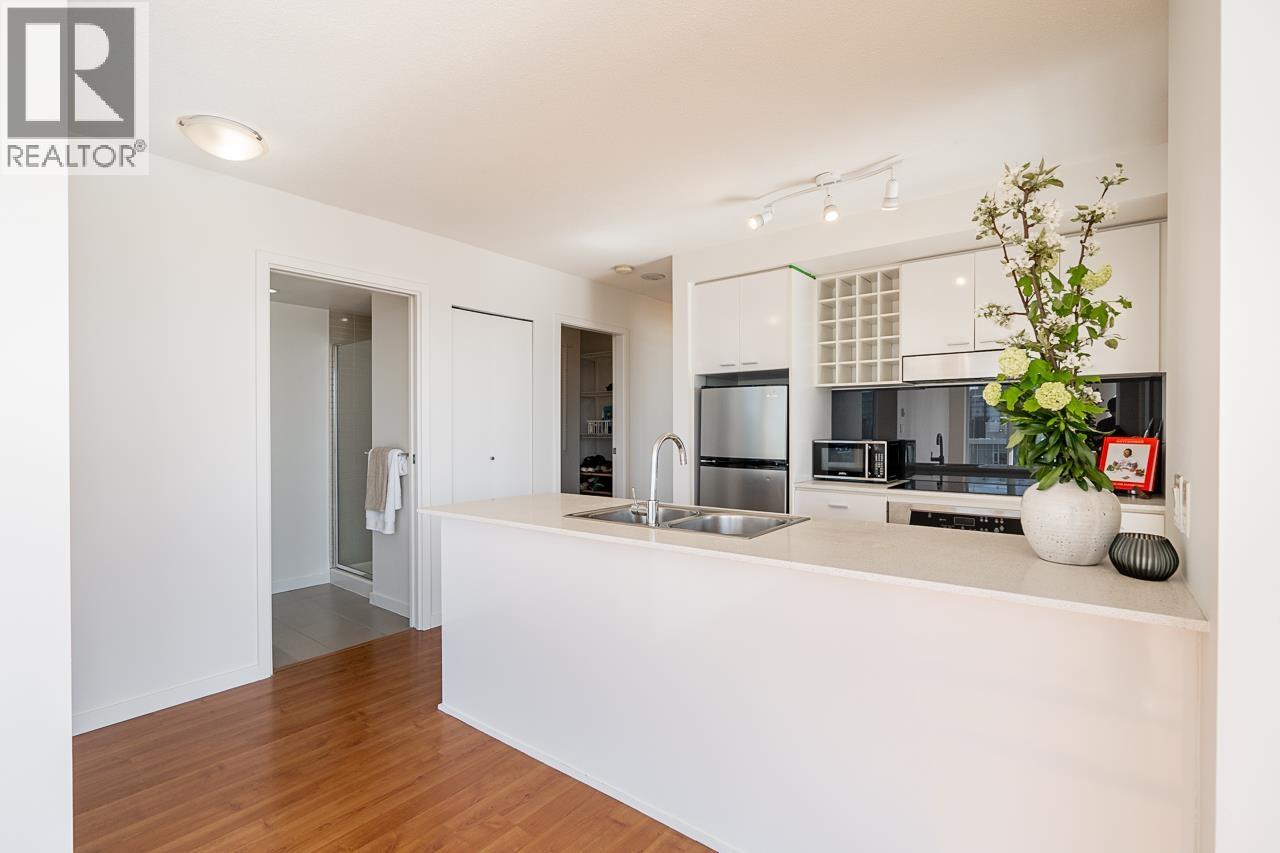 Photo 11 of 2803 111 W Georgia Street, Vancouver BC