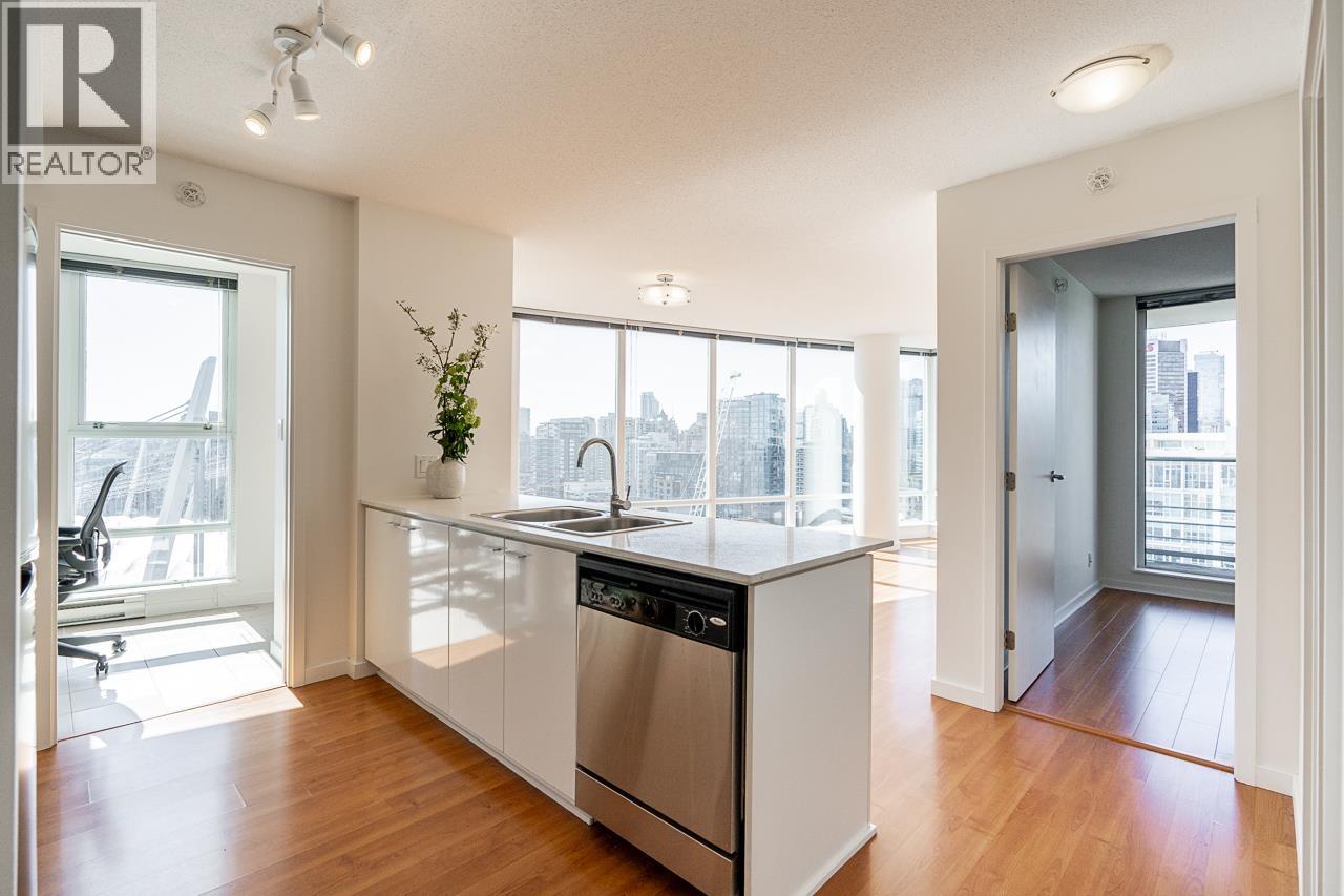 Photo 5 of 2803 111 W Georgia Street, Vancouver BC