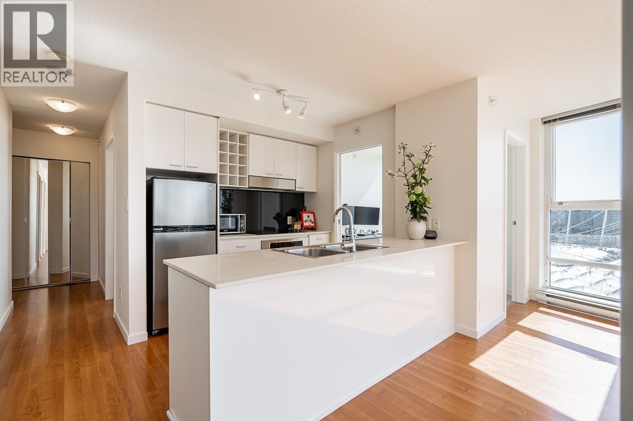 Photo 9 of 2803 111 W Georgia Street, Vancouver BC