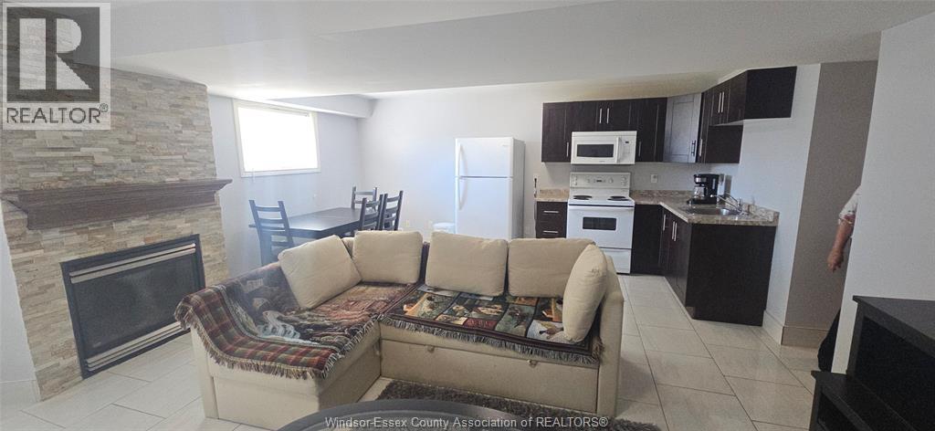 Photo 6 of 1551 Dobrich Street, Windsor ON