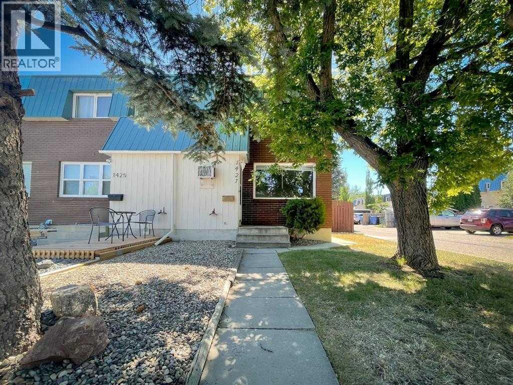 Photo 1 of 1427 Lakemount Boulevard S, Lethbridge AB