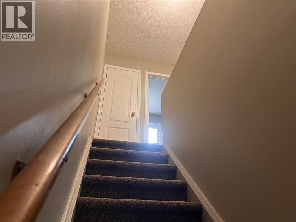 Photo 12 of 1427 Lakemount Boulevard S, Lethbridge AB