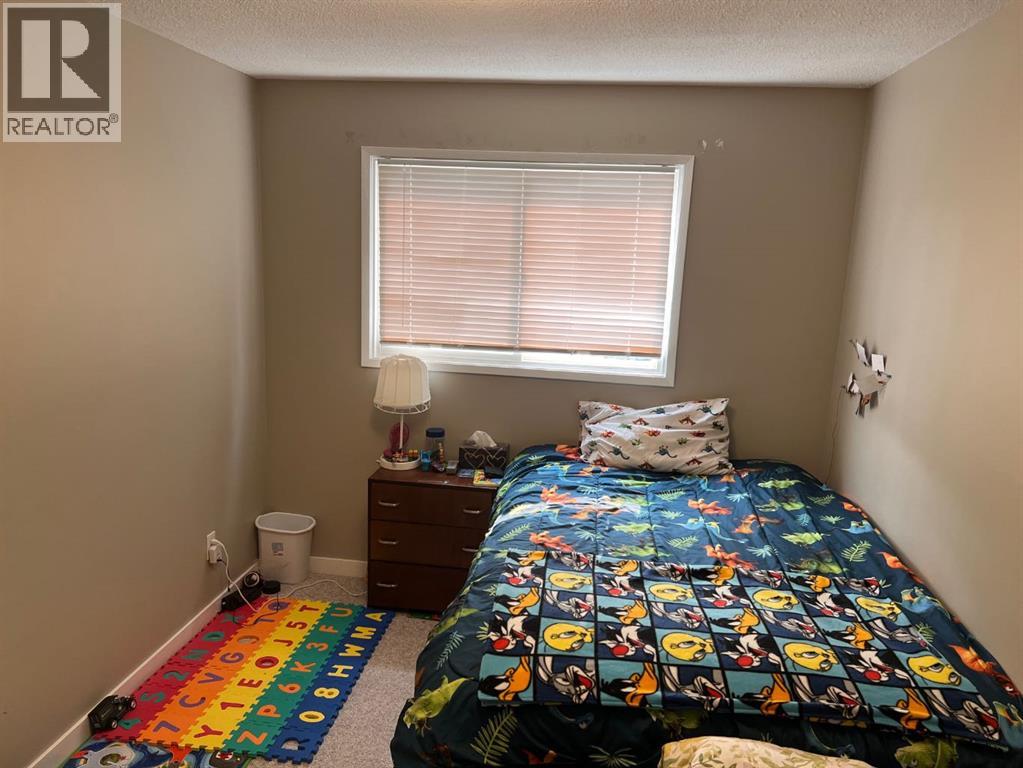 Photo 17 of 1427 Lakemount Boulevard S, Lethbridge AB