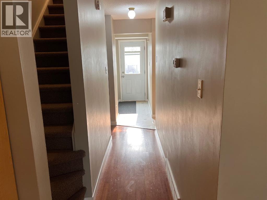 Photo 21 of 1427 Lakemount Boulevard S, Lethbridge AB
