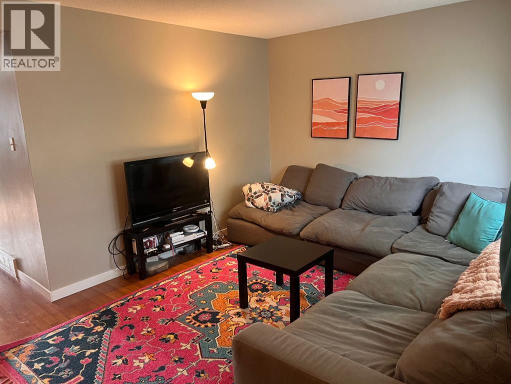 Photo 4 of 1427 Lakemount Boulevard S, Lethbridge AB