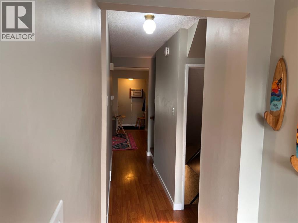 Photo 8 of 1427 Lakemount Boulevard S, Lethbridge AB