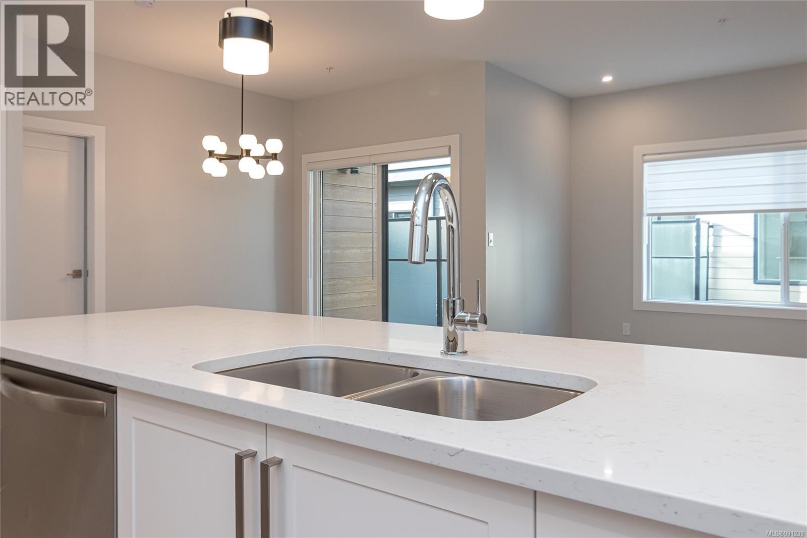 205 924 Jenkins Avenue, Langford