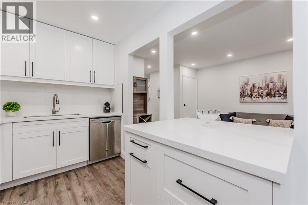 Photo 12 of 308 Bluevale Street N Unit E, Waterloo ON