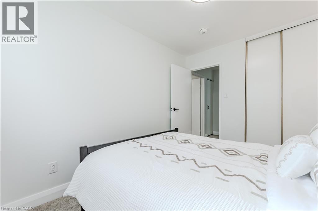 Photo 17 of 308 Bluevale Street N Unit E, Waterloo ON