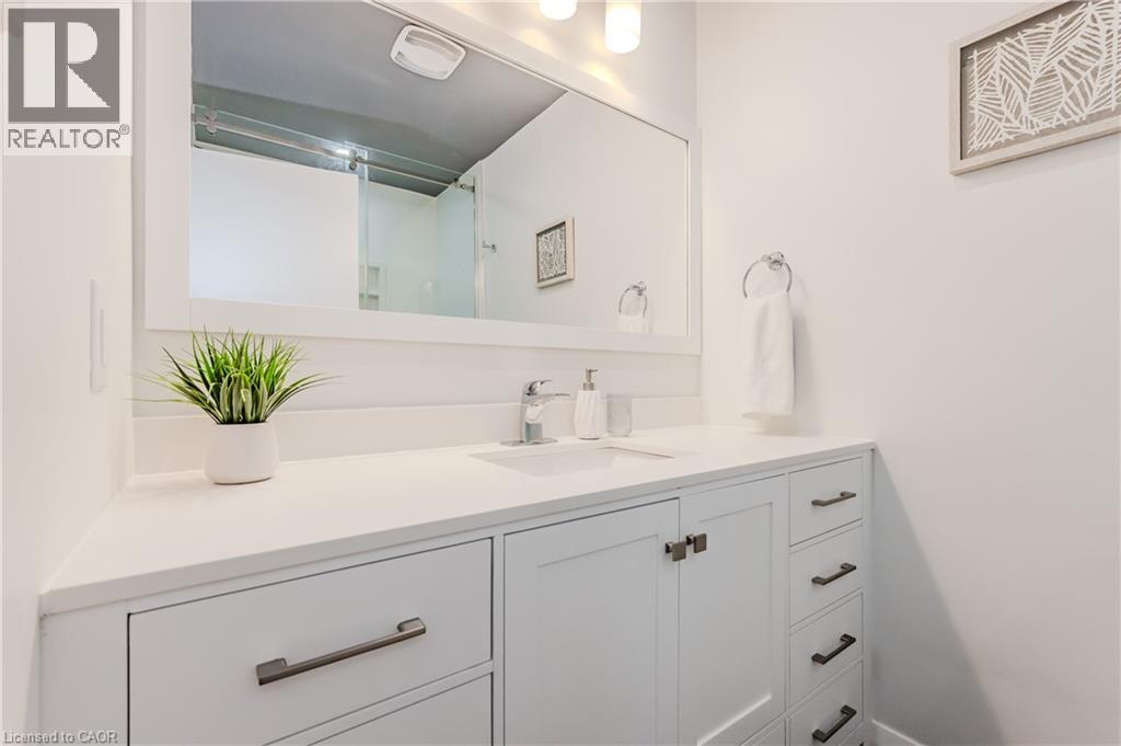 Photo 21 of 308 Bluevale Street N Unit E, Waterloo ON