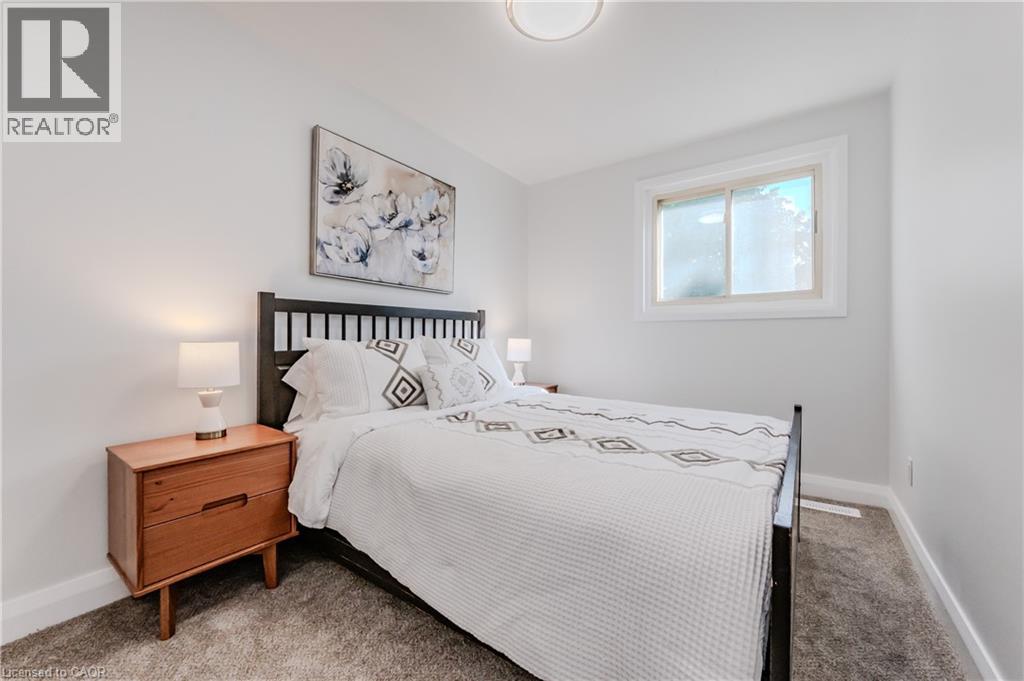 Photo 16 of 308 Bluevale Street N Unit E, Waterloo ON