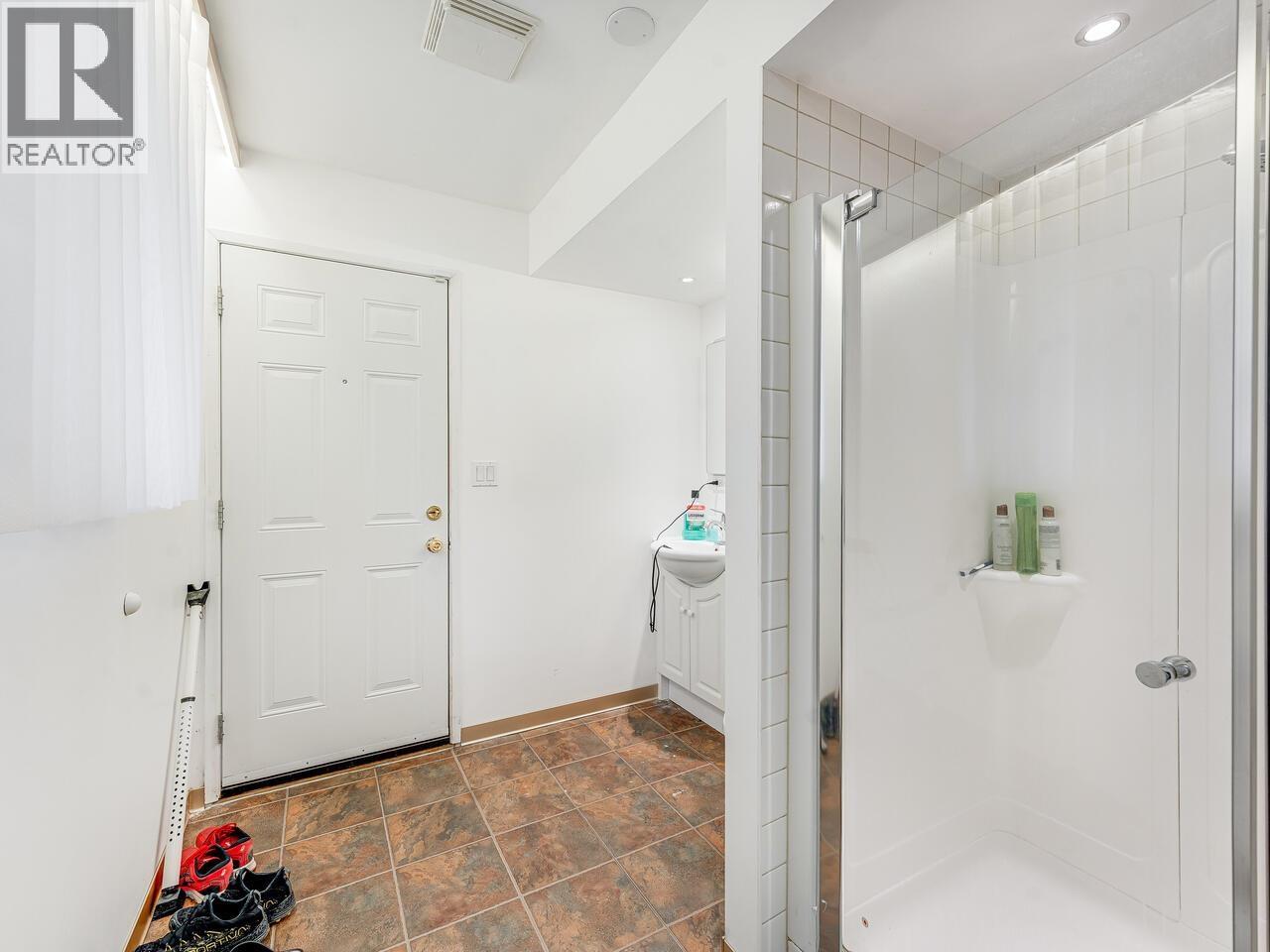 Photo 33 of 11320 No 1 Road, Richmond BC