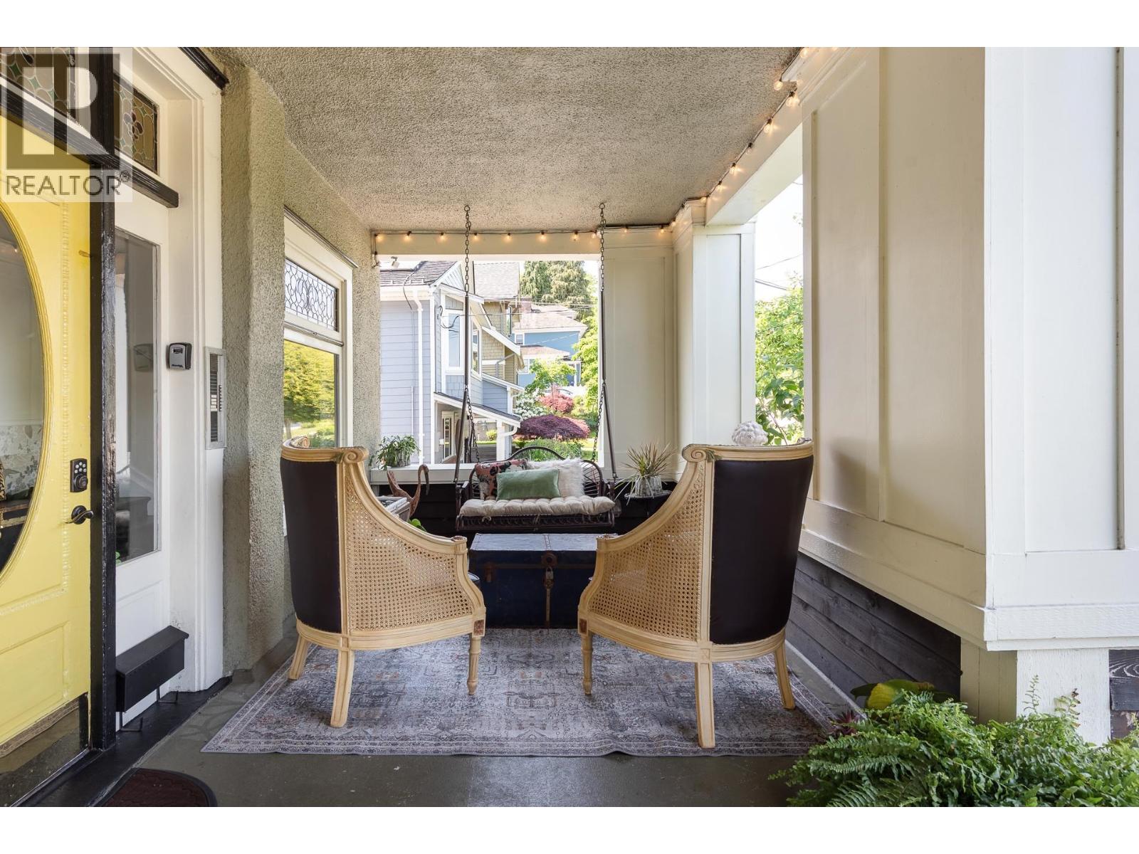 Photo 2 of 226 Second Street, New Westminster BC