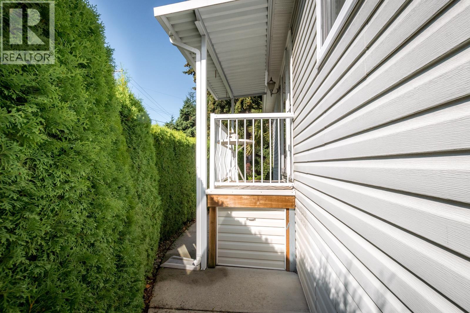 101 4510 SUNSHINE COAST HIGHWAY, Sechelt