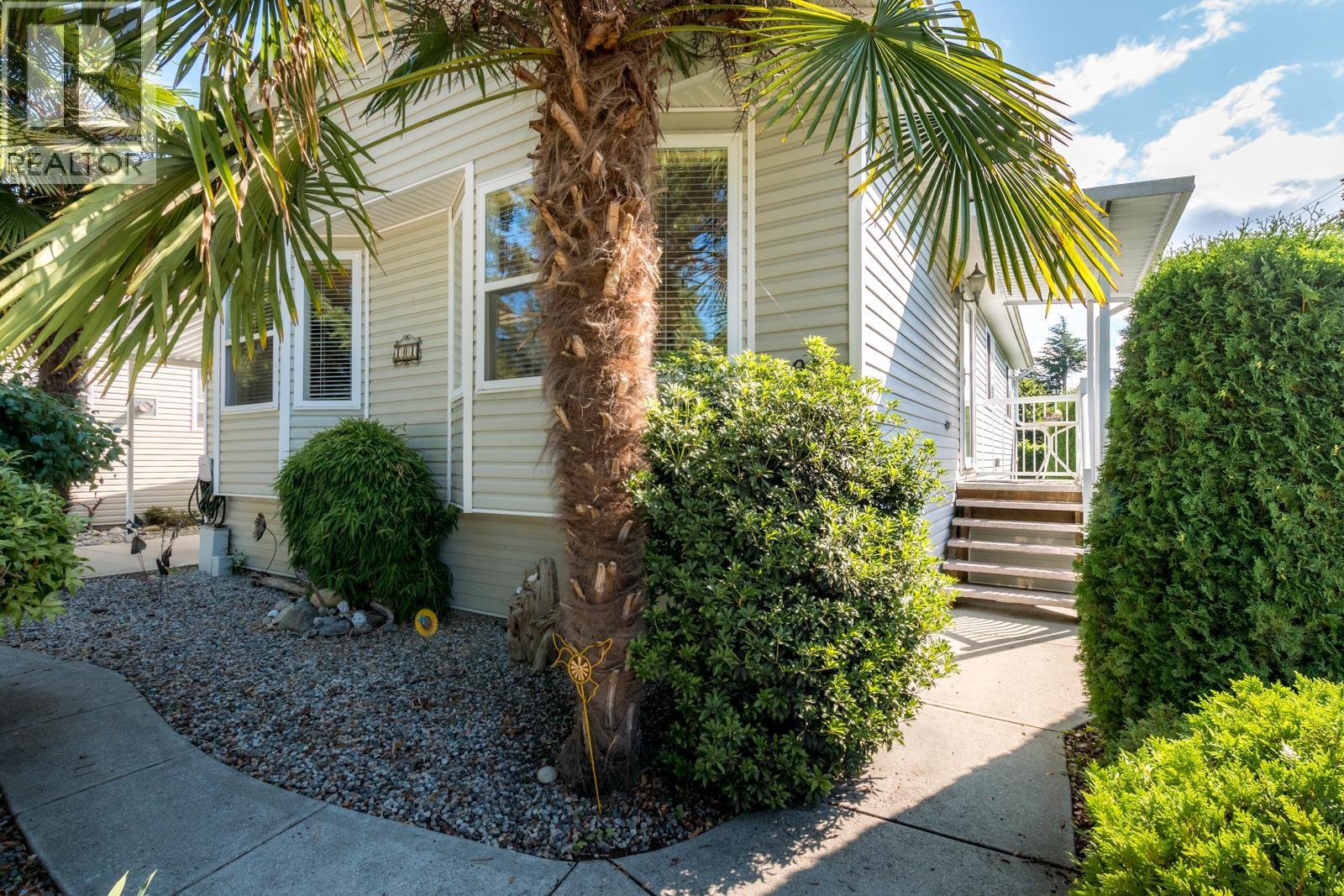 101 4510 SUNSHINE COAST HIGHWAY, Sechelt