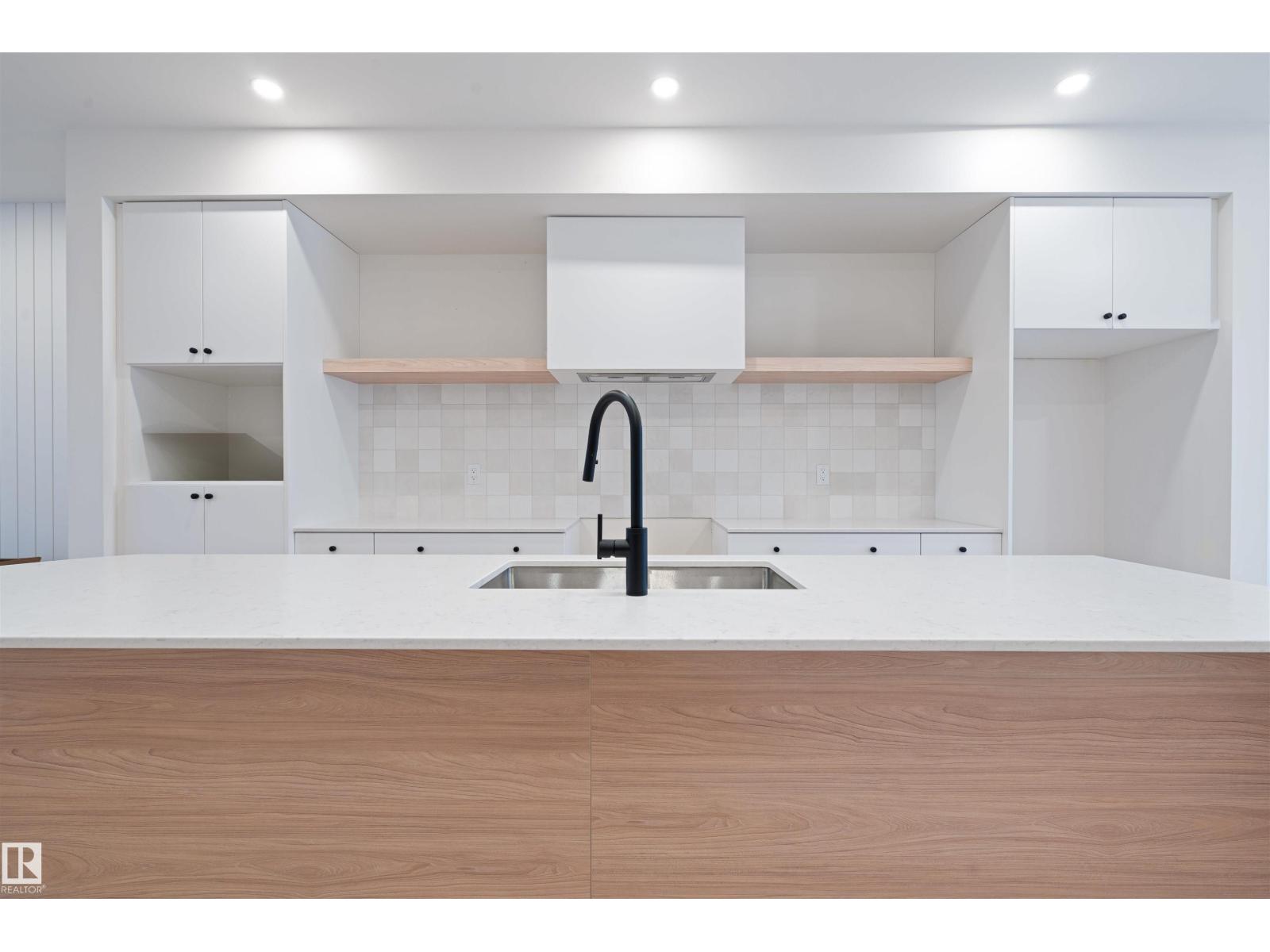 Photo 6 of 10244 80 St Nw, Edmonton AB
