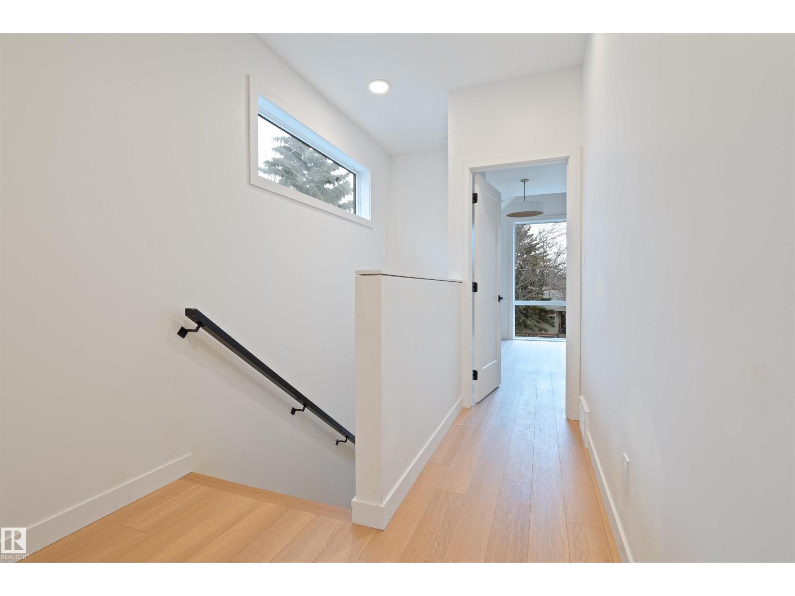 Photo 10 of 10244 80 St Nw, Edmonton AB